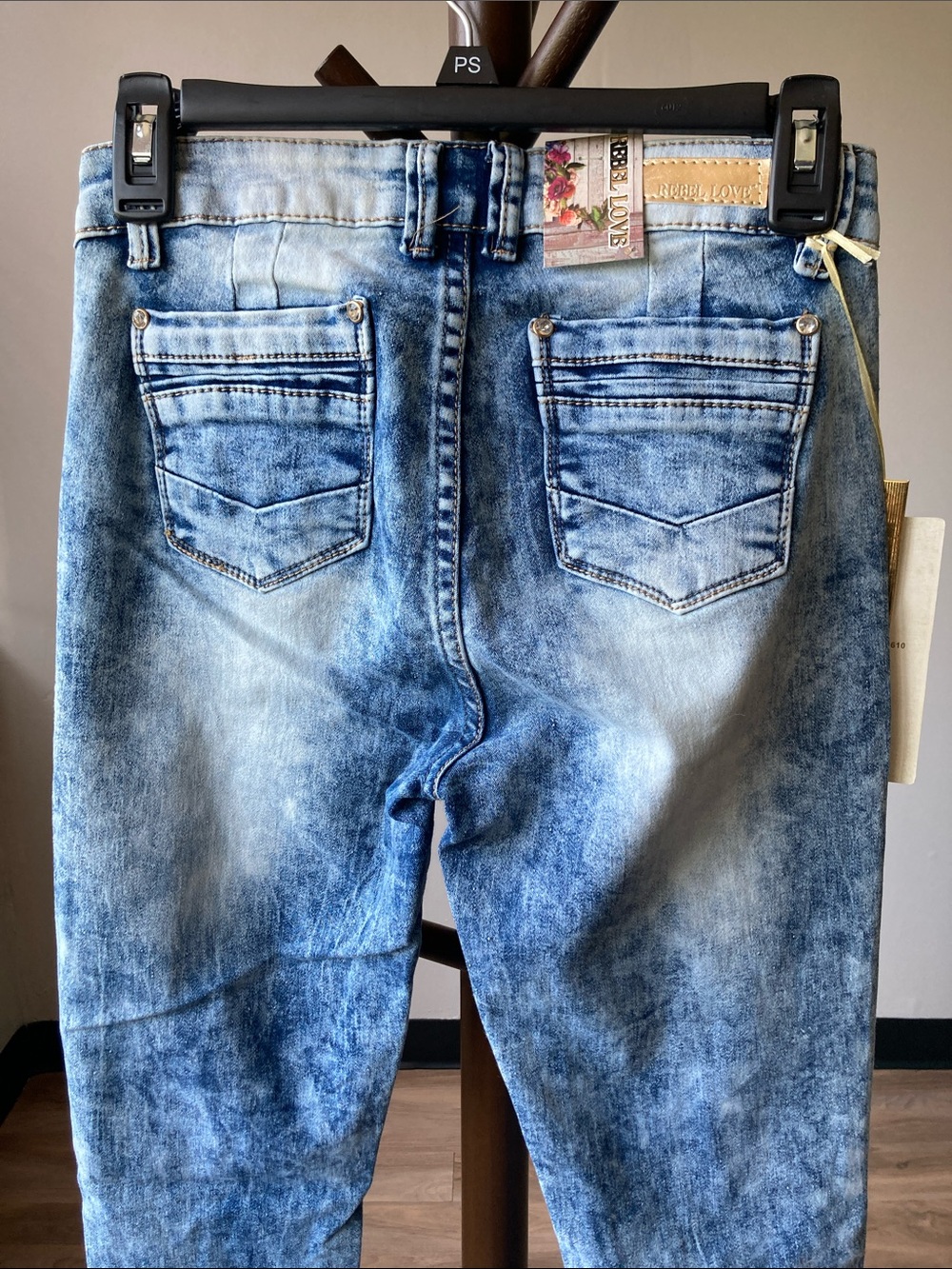 Rebel love jean distressed retro jean acid wash like color embellished 5 / 6 jr - Picture 10 of 17